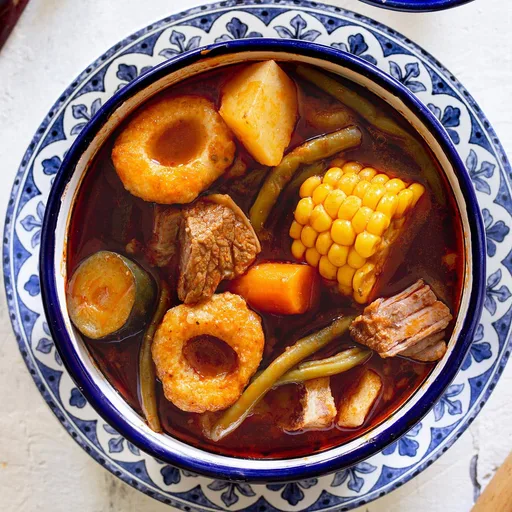 Tradicional Mole De Olla