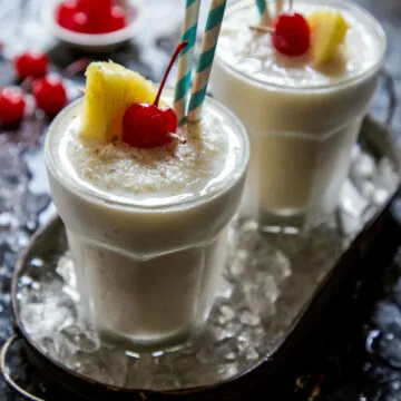 Piña colada con ron y cardamomo