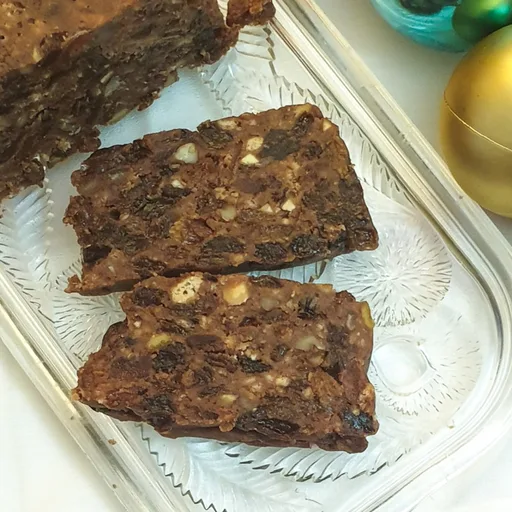 No bake Christmas cake (with chocolate)