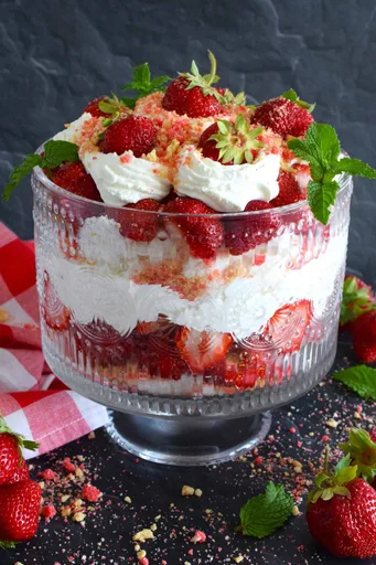 Trifle de pastel de fresa