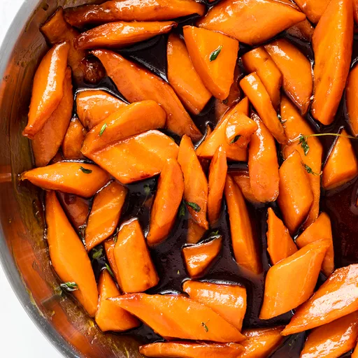 Zanahorias glaseadas a la naranja con azúcar moreno