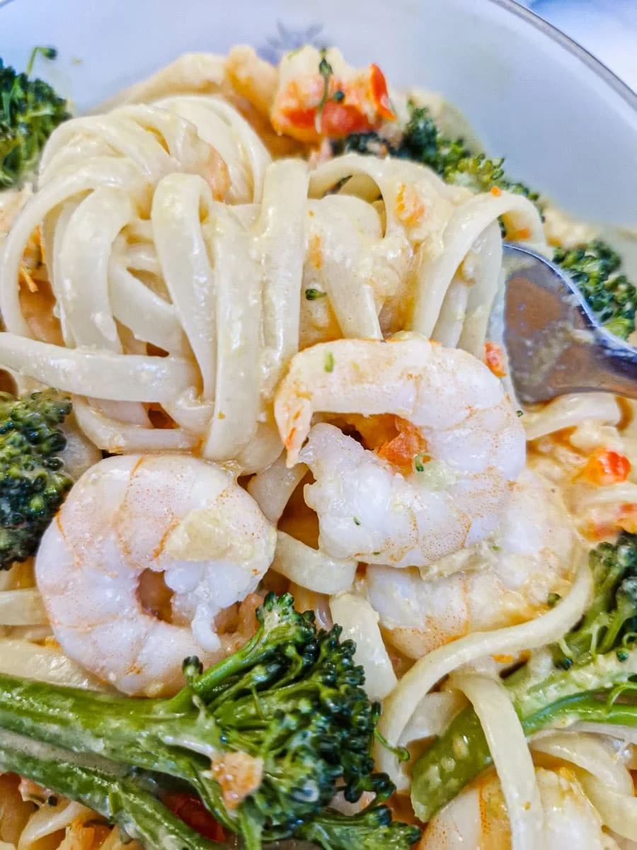 Prawn and broccoli pasta with creamy red pepper sauce