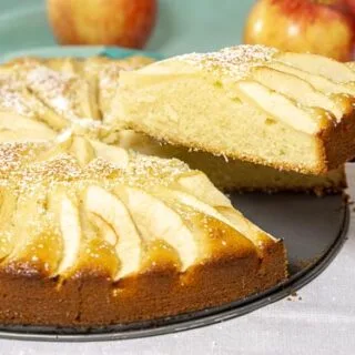 Versunken Apfelkuchen (German Apple Cake)