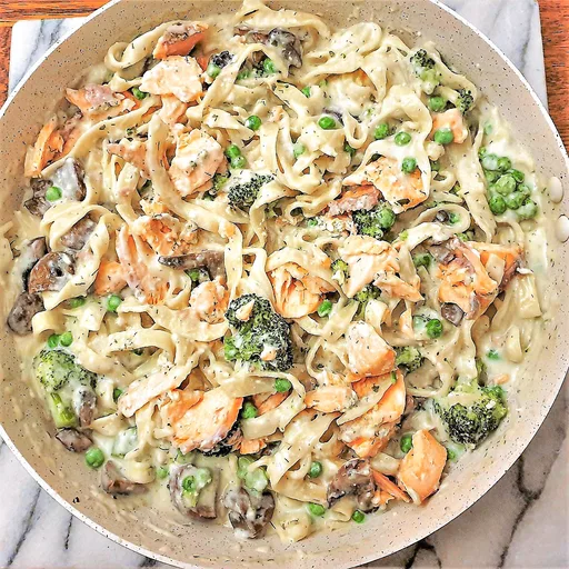 Salmon and broccoli pasta with creamy dill sauce