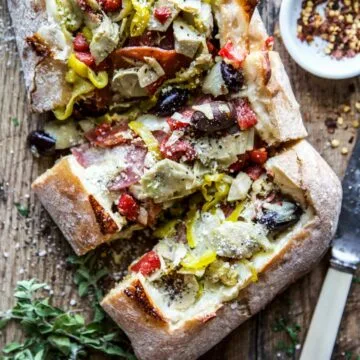 Pan de Queso con Antipasto en Capas