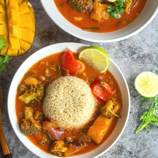 Vegan Thai Mango Curry (Ready in 30 Minutes)