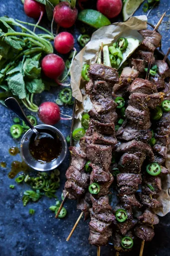 Brochetas de ternera especiadas al estilo vietnamita