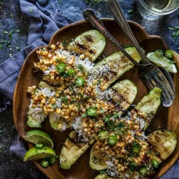 Calabacines rellenos con maíz a la parrilla al estilo taiwanés