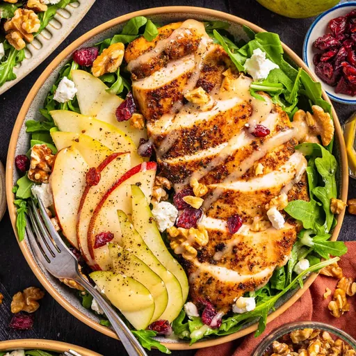 Ensalada de pollo y rúcula