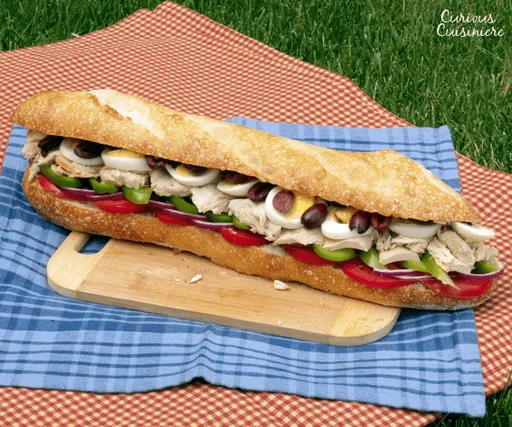 Pan bagnat (sándwich provenzal de atún)