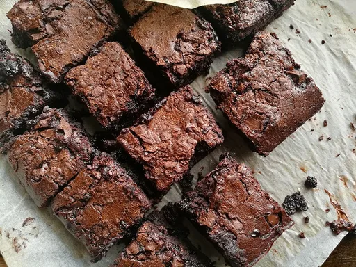 Classic Fudgy Chocolate Brownies