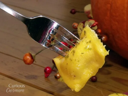 Raviolis caseros básicos (con relleno de espinacas y queso)