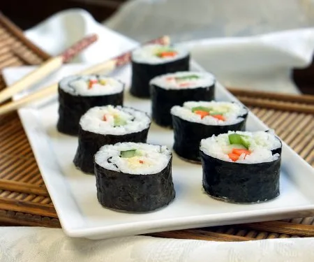Arroz para sushi e instrucciones para enrollar sushi