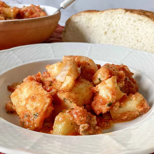 Bacalao a la Livornese (Bacalao en Salazón y Patatas en Salsa de Tomate)