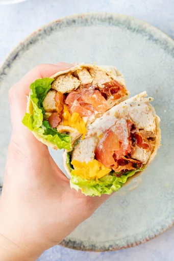 Wrap de pollo, bacon y salsa ranchera
