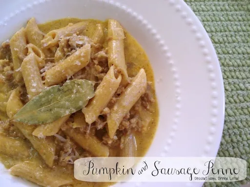 Penne con calabaza y salchicha