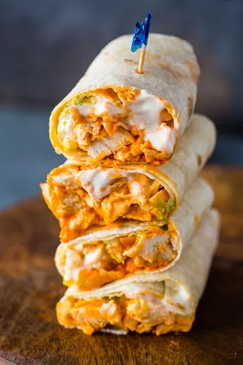 Wraps de pollo búfalo en 5 minutos
