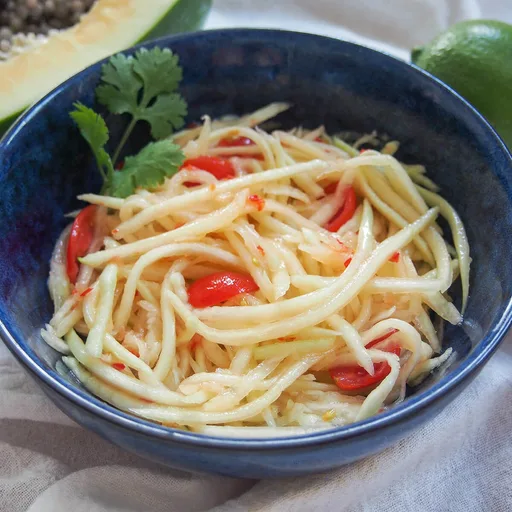 Lao green papaya salad