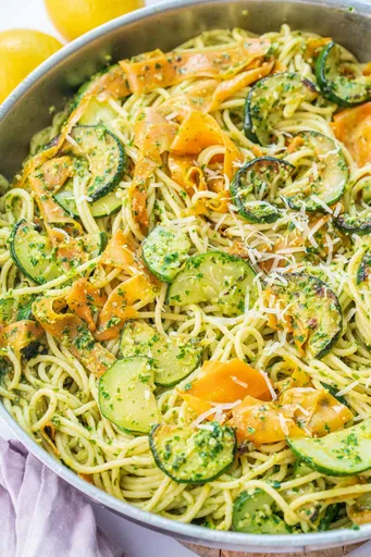 Pasta con pesto de perejil