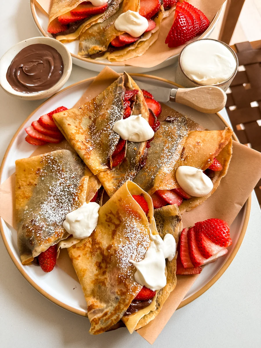 Crepes with Chocolate and Strawberries