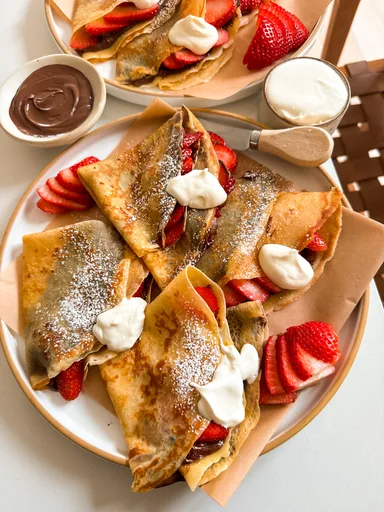 Crepés con chocolate y fresas