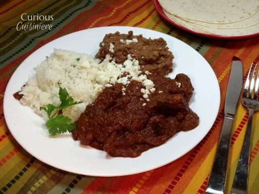 Mole Rojo Mexicano con Carne de Venado