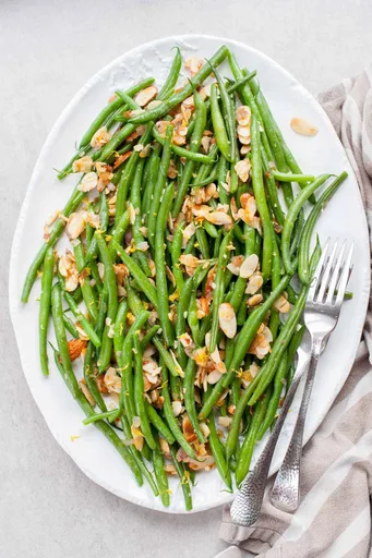 Green beans almondine