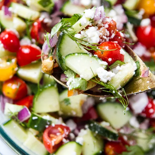Ensalada de tomate, feta y pepino