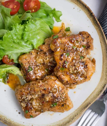 Muslos de pollo deshuesados a la mantequilla de ajo