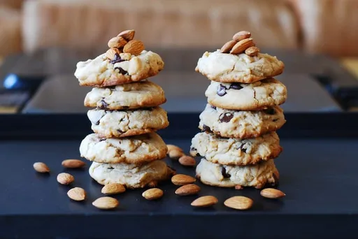 Soft and Crumbly Chocolate Chip Almond Cookies
