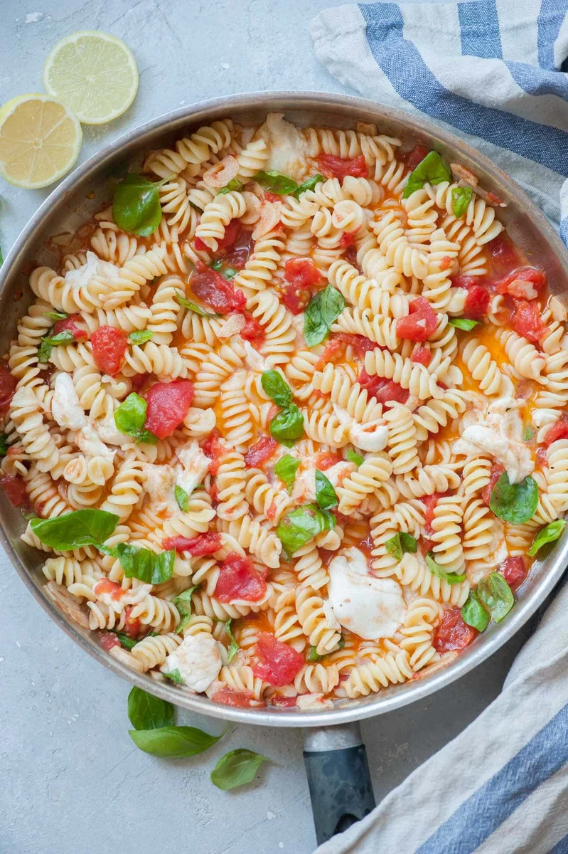 Pasta Caprese Recipe – tomato mozzarella basil pasta
