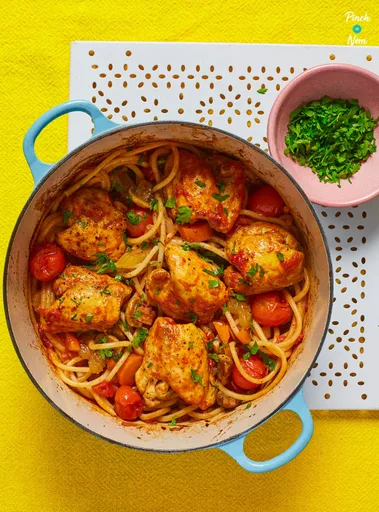 Espaguetis al horno con pollo | Apto para adelgazar