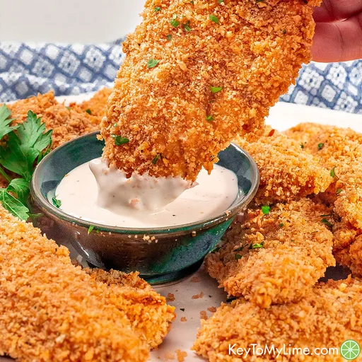La mejor receta de tiras de pollo (horneadas y empanadas)