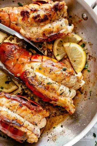 Colas de Bogavante a la Sartén con Mantequilla