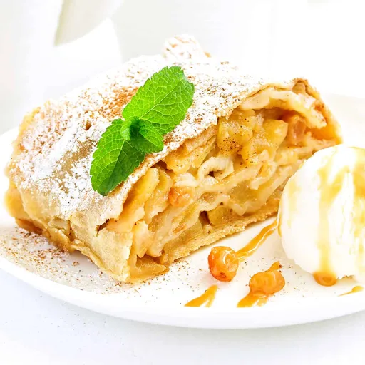 Apple Strudel (Apfelstrudel)