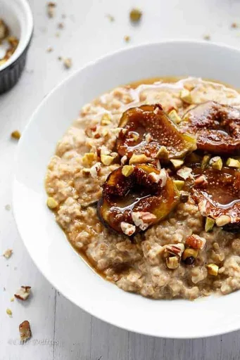 Avena Tostada con Higos Caramelizados