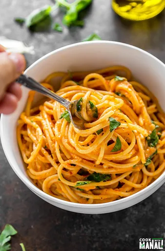 Roasted Red Pepper Pasta with Spinach