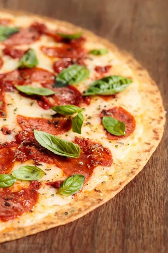 Pizza f&aacute;cil de masa fina
