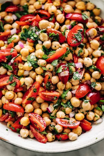Ensalada de garbanzos y tomate