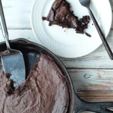 Chocolate Fudge Banana Skillet Cake (Vegan and Paleo)
