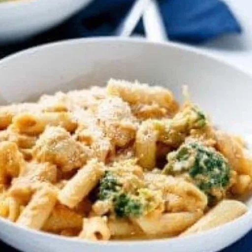Creamy Chicken and Broccoli Pumpkin Alfredo