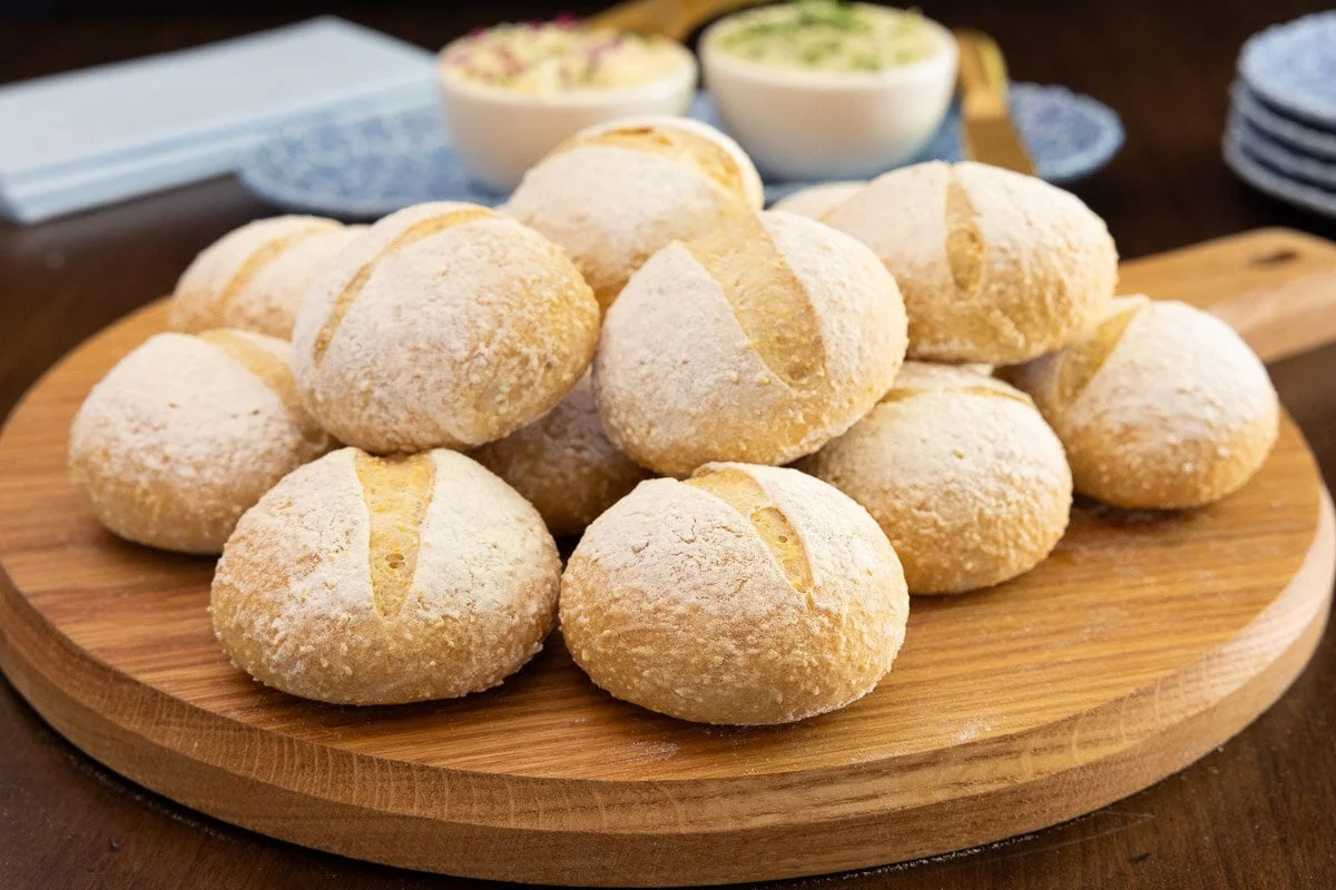 No-Knead Italian-Style Dinner Rolls