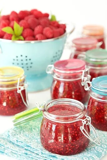 Old Fashioned Raspberry Preserves