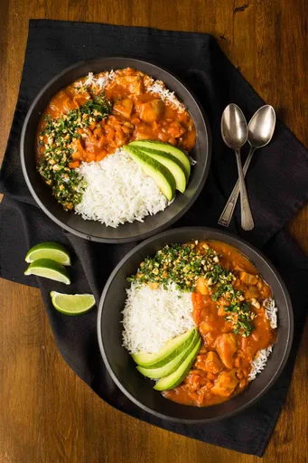 Pollo a la mantequilla en olla de cocción lenta
