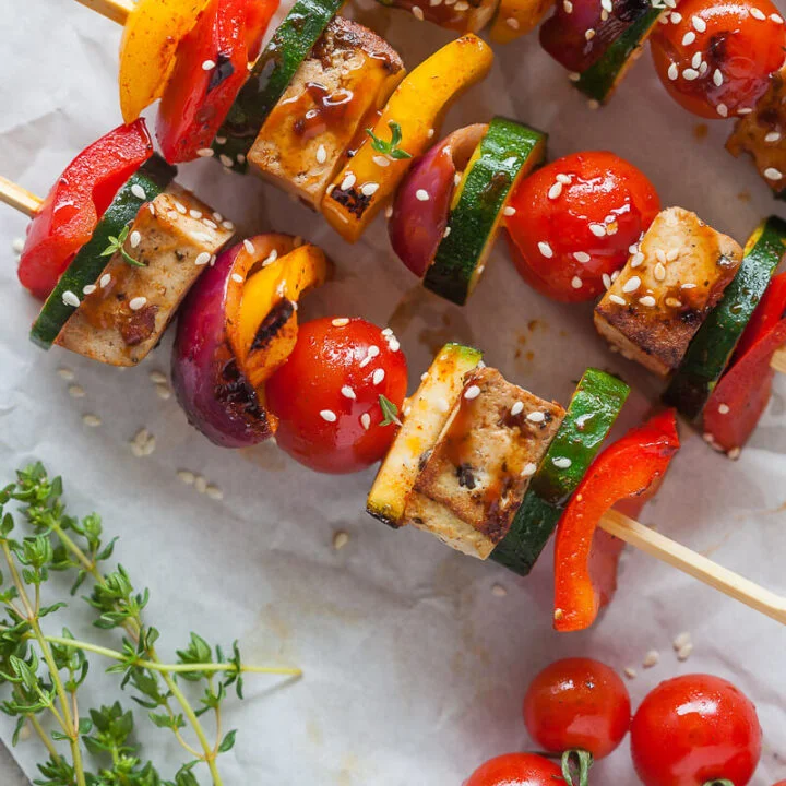 Brochetas Veganas de Tofu a la Parrilla (Bajas en Carbohidratos)