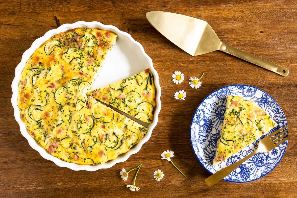 Quiche sem massa de abobrinha e presunto ao estilo do sudoeste