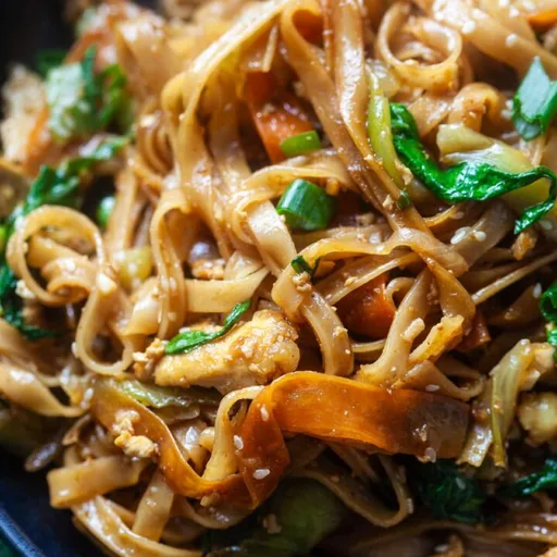 Fideos de arroz salteados veganos con tofu