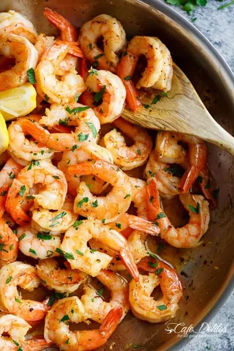 Gambas al ajillo con mantequilla y limón
