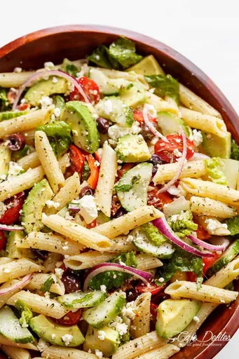 Ensalada de pasta mediterránea al limón y hierbas
