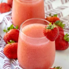 Granizados de vino rosado y fresa (Frosé)